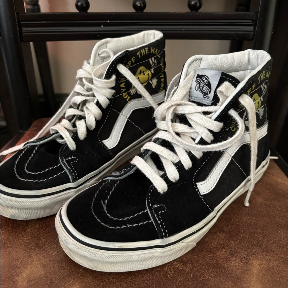 Vans High-Top Sneakers - Black and White with graphic Design